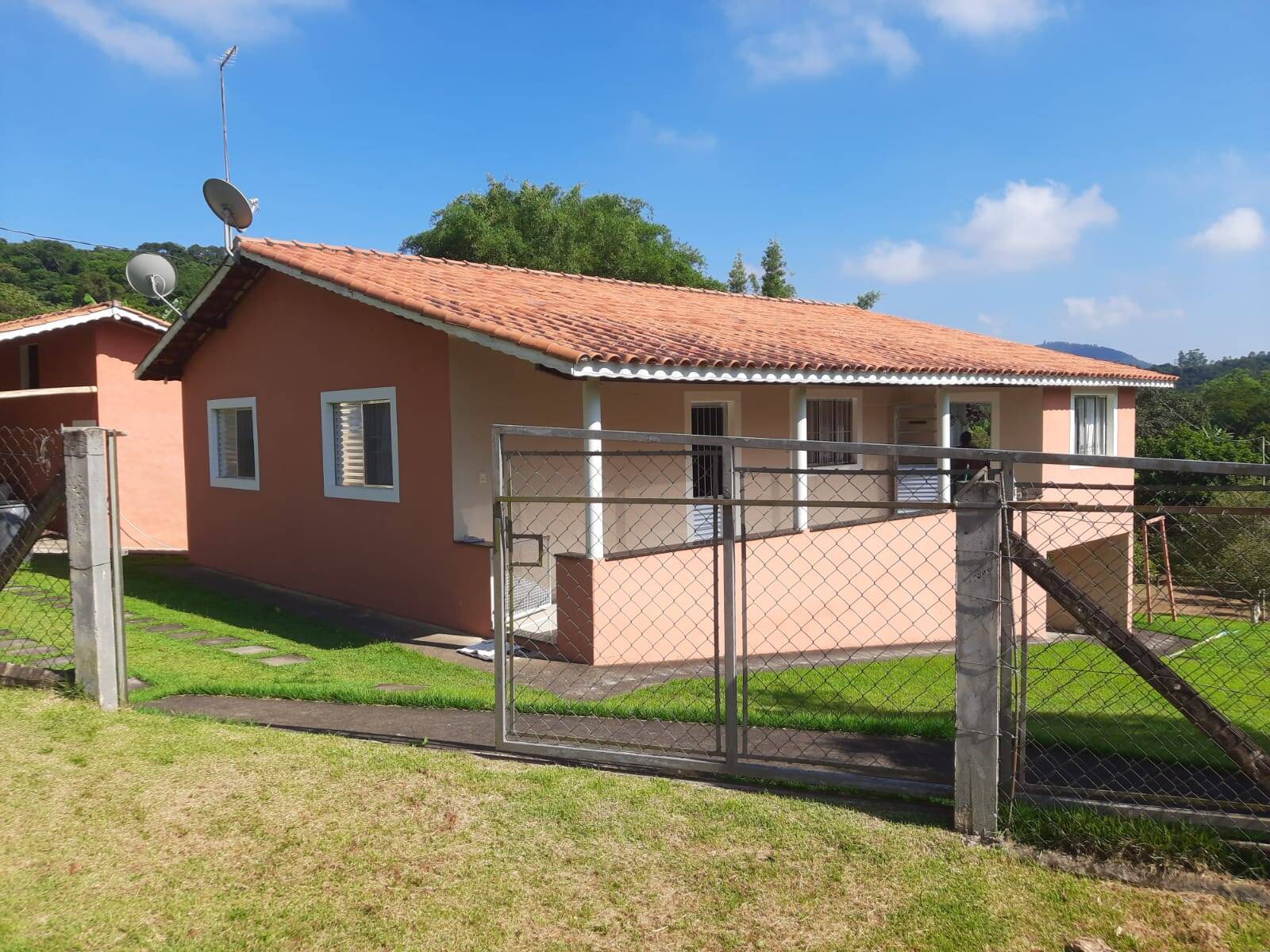 FACHADA LATERAL