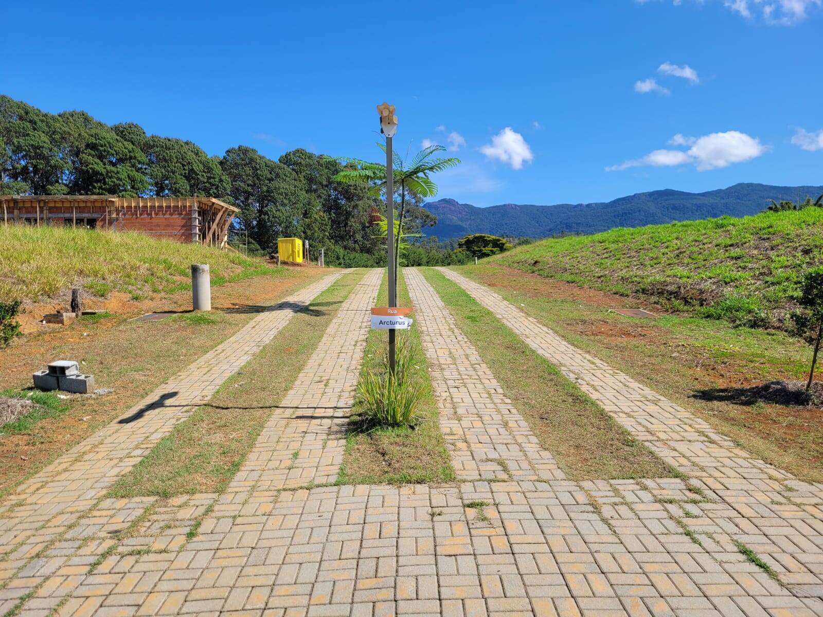 RUA PRINCIPAL CONDOMÍNIO