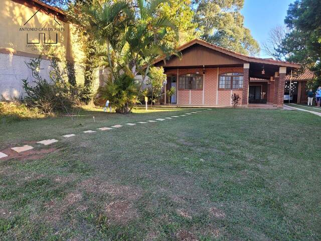 FACHADA QUINTAL GRAMADO