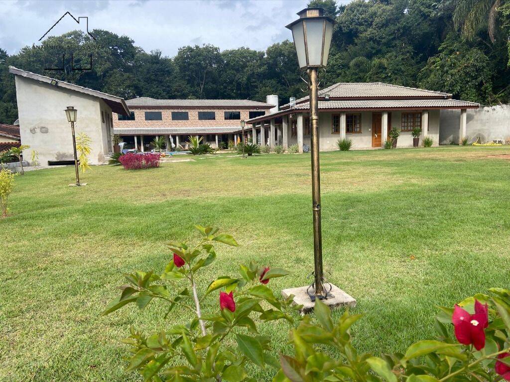 Chácara, 8 quartos, 1500 m² - Foto 1
