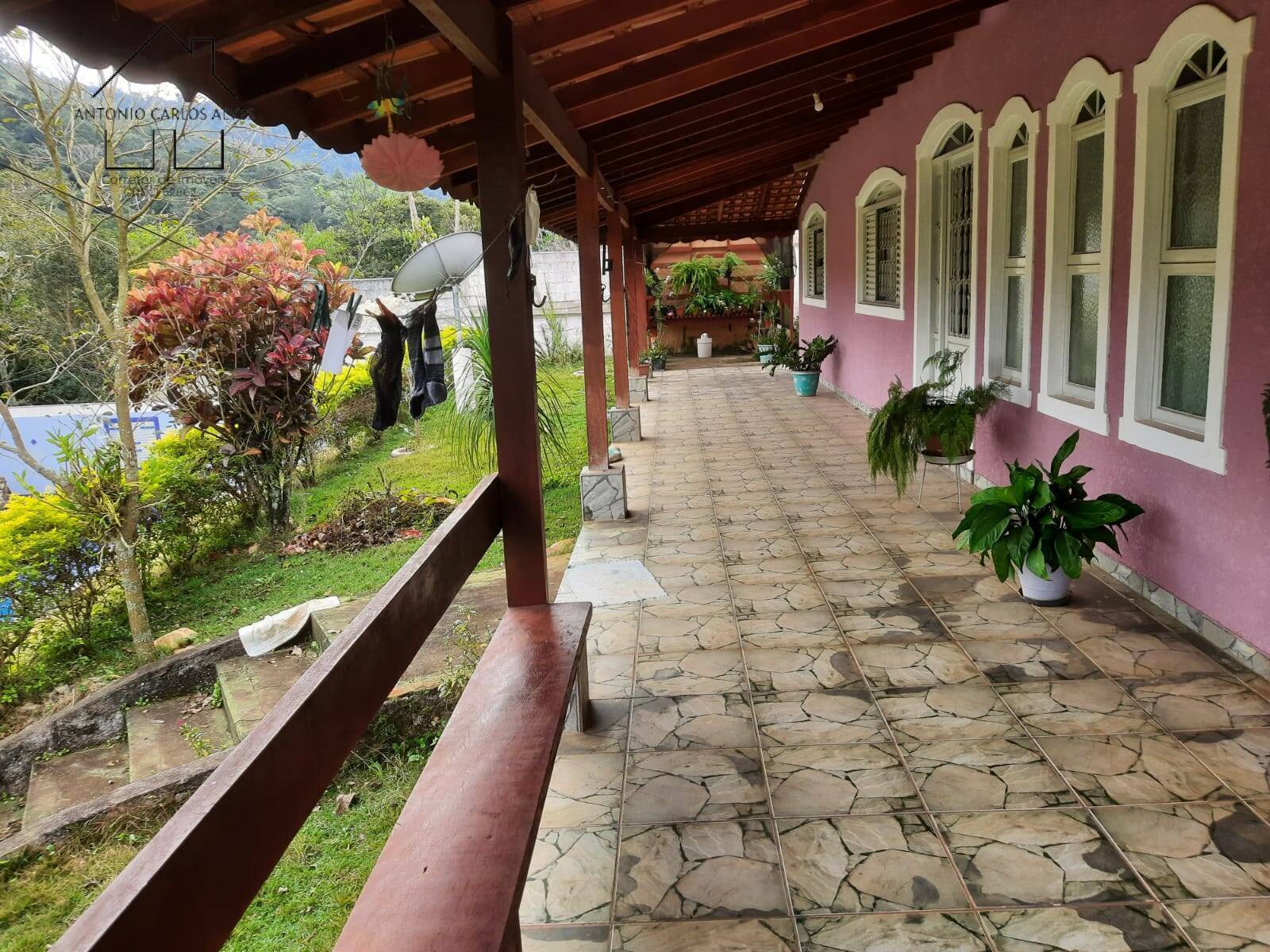 Chácara, 3 quartos, 2940 m² - Foto 1