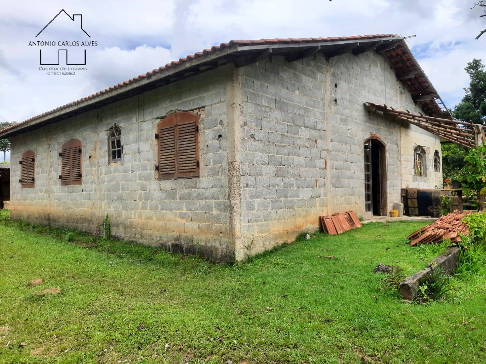 Sítio à venda com 3 quartos, 240m² - Foto 1