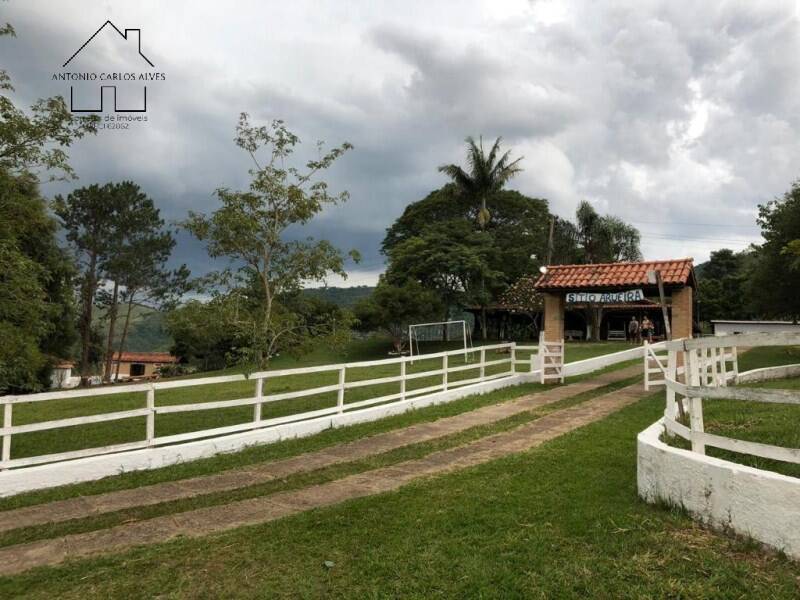 Sítio à venda com 13 quartos, 1000m² - Foto 32