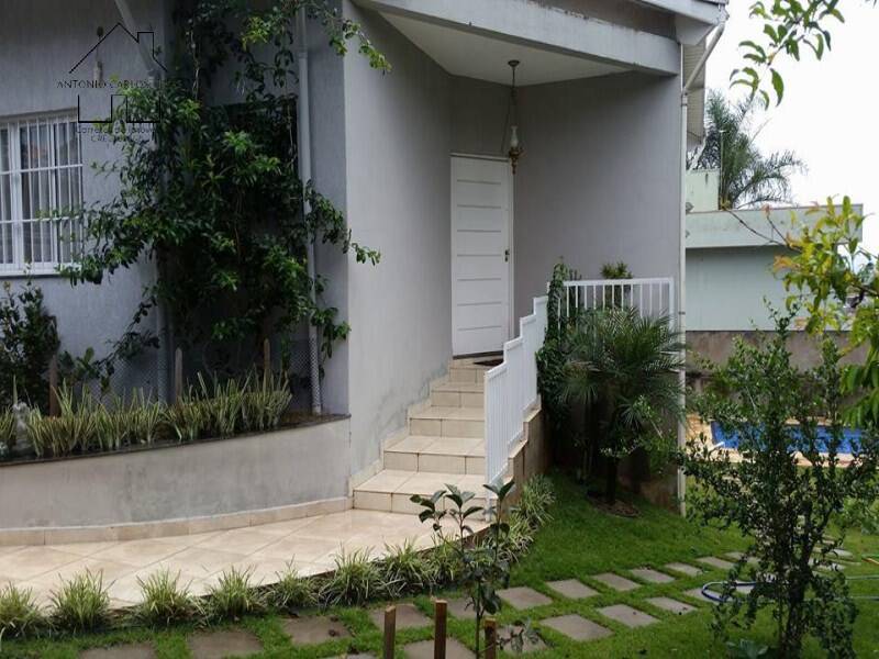 Casa, 6 quartos, 325 m² - Foto 1