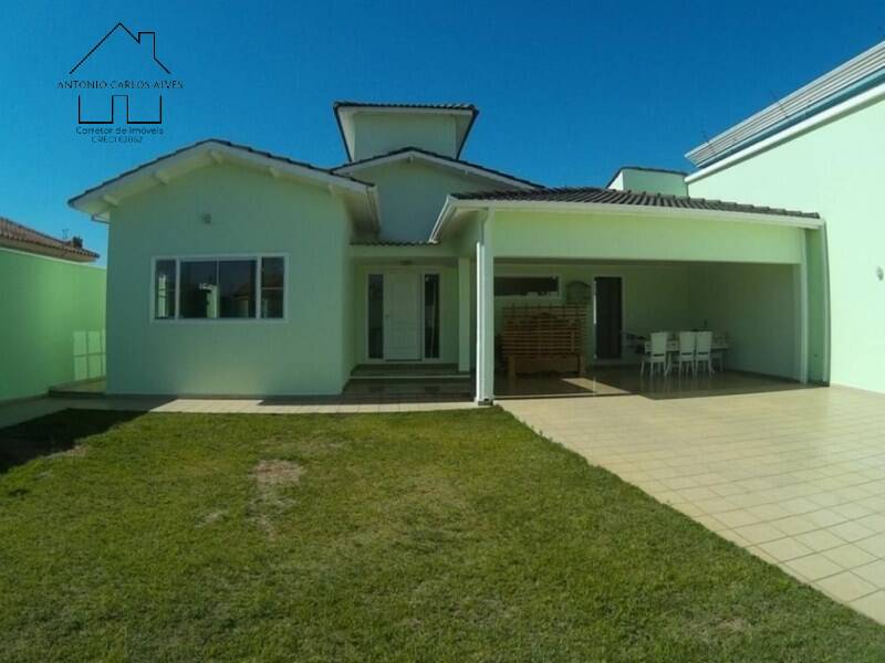 Casa, 3 quartos, 220 m² - Foto 1