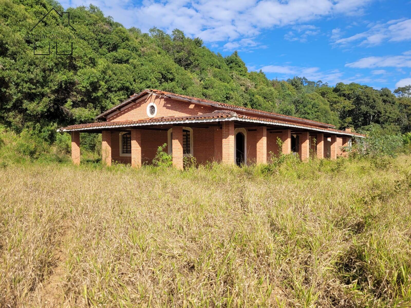 Sítio à venda com 3 quartos, 350m² - Foto 2
